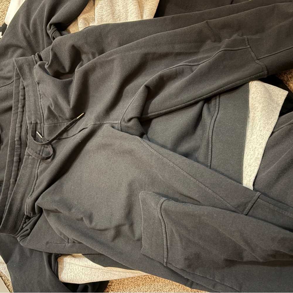 Lululemon men’s Classic Black Drawstring Sweatpants